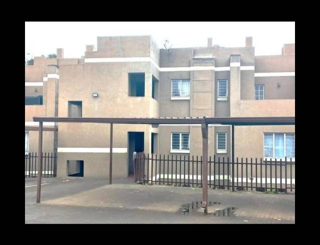 3 BEDROOM APARTMENT FOR SALE IN PRIMROSE